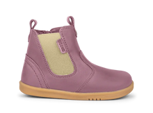 Bota infantil BOBUX I-Walk Jodhpur Iris para niña, calzado cómodo y flexible en color azul con detalles en tonos lilas.