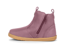 Bota Barefoot I-Walk Jodhpur Iris para niña de la marca BOBUX, calzado cómodo y flexible con diseño en color iris.