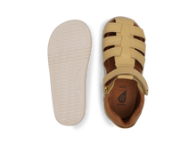 Sandalia IWalk Roam Arena para niña en color caramelo, calzado barefoot de BOBUX ESPAÑA, con diseño cómodo y flexible.