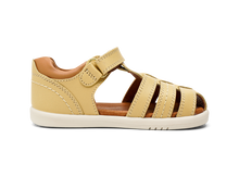 Sandalia barefoot I-Walk Roam Arena para niña en color caramelo, con diseño cómodo y flexible de BOBUX ESPAÑA.