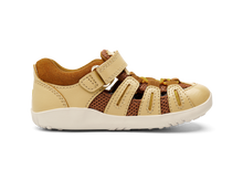 Sandalia deportiva para niño I Walk Cumbre Arena y Caramelo de BOBUX ESPAÑA Y PORTUGAL, con diseño cómodo y transpirable.