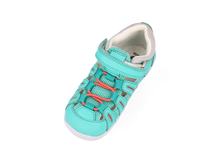 Sandalia deportiva para niños I Walk Summit Turquesa de BOBUX, con suela de vapor y diseño cómodo para caminar descalzo.