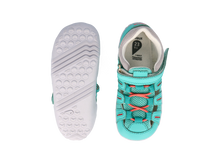 Sandalia deportiva barefoot I Walk Summit de BOBUX en color turquesa para niño, con plantilla de vapor y diseño cómodo.
