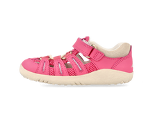 Sandalia Step Up BOBUX ESPAÑA para bebés, calzado respetuoso en rosa cyclamen y suela Chalk para los primeros pasos.