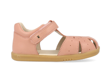 Sandalia barefoot I Walk Compass Rosa para niña, calzado infantil de BOBUX ESPAÑA Y PORTUGAL, con suela flexible y diseño rosa.