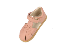 Sandalia barefoot I Walk Compass rosa para niña de la marca Bobux España y Portugal, con diseño cómodo y flexible.