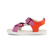 Sandalia IWalk Barefoot para niño, modelo Vine Orchid, en color lila, con suela flexible y diseño cómodo de BOBUX ESPAÑA Y PORTUGAL