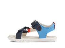 Sandalia barefoot I-Walk Vine azul marino para niño, calzado infantil de BOBUX con diseño cómodo y flexible.