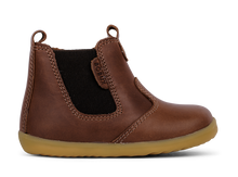 Botas Step Up Bobux Iberia para bebés, calzado respetuoso y cómodo para los primeros pasos, en color toffee.