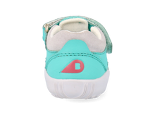 Sandalia Step UP BOBUX ESPAÑA para bebés, en color turquesa, diseñada para los primeros pasos del bebé, con suela flexible y cómoda.