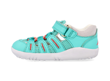 Sandalia Step Up BOBUX ESPAÑA para bebés, respetuosa y cómoda en color turquesa para los primeros pasos.