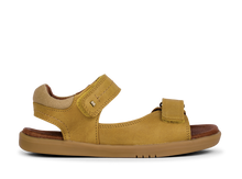 Sandalia Barefoot Kid+ Driftwood Chartreuse de BOBUX ESPAÑA para niño, con suela flexible y diseño cómodo para niños.