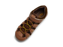 Sandalia Barefoot Kid+ Summit Caramelo y Toffee para niño de BOBUX ESPAÑA, con diseño cómodo y transpirable para niños.