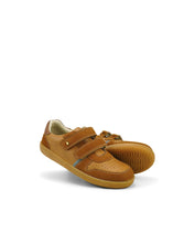 Calzado Barefoot Kid+ Riley Caramelo y Toffee para niño de BOBUX ESPAÑA Y PORTUGAL, con diseño cómodo y flexible.