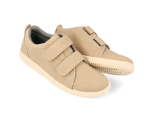 Calzado Barefoot Kid+ Grass Court Canvas Oat Milk de BOBUX España y Portugal para niños, con diseño cómodo y transpirable.
