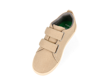 Calzado Barefoot Kid+ Grass Court Canvas Oat Milk de BOBUX para niño, calzado cómodo y natural para pequeños.