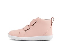 Bota barefoot BOBUX Kids Grass Court High Seashell para niña, calzado deportivo con suela flexible y diseño colorido.