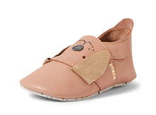 Patucos con suela blanda Little Pup Caramel de BOBUX ESPAÑA, zapatos para bebé con suela suave y resistente en color caramelo.