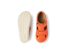 Sandalia Barefoot Kid+ Troop Tangerine para niño de BOBUX ESPAÑA, sandalia ligera y cómoda con diseño en color tangerine.