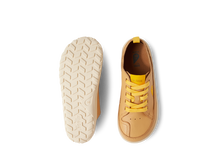 Calzado Barefoot Kid+ Evo Oak Buff para niño de la marca BOBUX, con diseño cómodo y flexible para niños pequeños.