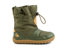 Calzado Step Up BOBUX ESPAÑA en color bronce y verde para los primeros pasos del bebé, resistente y cómodo para niños pequeños.
