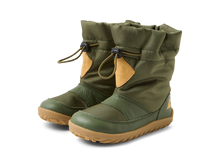 Calzado Step Up BOBUX ESPAÑA para bebés, resistente y cómodo en color bronce y verde, ideal para los primeros pasos.