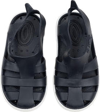 Sandalias Boatilus BIOTY de color beige con diseño elegante y suela de goma, ideales para verano y uso casual.