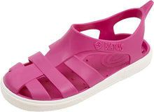 Sandalias Boatilus BIOTY negras con detalles en la suela, ideales para verano y estilo casual.