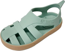 Sandalias Boatilus BIOTY en color verde pastel y beige, con diseño cómodo y moderno para mujer.