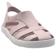 Sandalias Boatilus BIOTY en rosa viejo y blanco, con tiras y suela de goma, ideales para verano y estilo casual.
