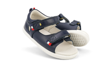 Sandalia barefoot I Walk Rise para niño en color azul marino, con suela flexible y diseño cómodo de BOBUX España y Portugal.