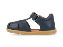 Sandalia Barefoot I Walk Compass verde para niño de la marca BOBUX ESPAÑA Y PORTUGAL, con diseño cómodo y transpirable.