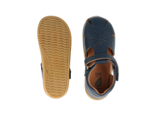 Sandalia barefoot I Walk Compass para niño en color verde con diseño de brújula, de la marca BOBUX ESPAÑA Y PORTUGAL.