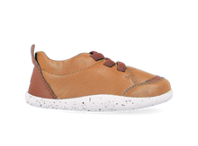 Zapatos Xplorer para bebés en color caramelo y mocca bisque, ideales para los primeros pasos, de la marca Bobux Iberia.