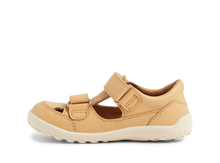 Sandalia Step UP BOBUX España y Portugal para bebés, calzado respetuoso para los primeros pasos, en color oak buff.