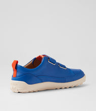 Zapatos barefoot Kid+ Dawn Dazzling Blue de BOBUX para niños, calzado unisex con diseño cómodo y flexible.