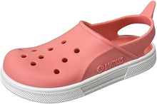 Sandalias Boatilus CLOGGY de estilo casual con suela de goma y tiras de cuero en color marrón.