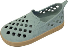 Sandalias Boatilus EASY VEG en color verde pastel y beige, con diseño cómodo y estilo casual para mujer.