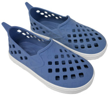 Sandalias Boatilus EASY VEG en jeans y blanco, con diseño cómodo y estilo casual, visibles en la imagen.