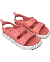Sandalias Boatilus IRKY VEG con tiras verdes y suela antideslizante, ideales para verano y uso casual.