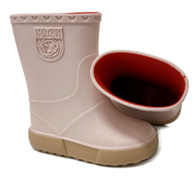 Botas náuticas Boatilus en rosa viejo y beige, con diseño resistente y estilo náutico, vistas desde el lateral.