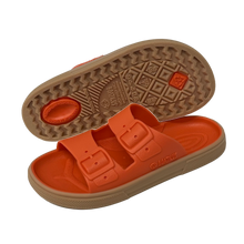 Sandalias Boatilus ROCKSY en color coral y beige, con diseño cómodo y elegante para uso diario.