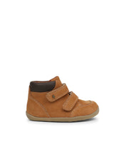 Calzado deportivo Step Up Timber Mostaza para bebés, ideal para sus primeros pasos, de la marca BOBUX ESPAÑA.