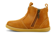 Bota deportiva I-Walk Jodhpur para niño en color caramelo, marca BOBUX ESPAÑA, estilo cómodo y casual.