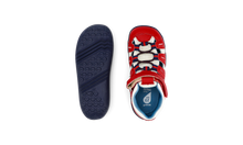 Sandalia deportiva I Walk Summit para niño en rojo y azul marino de BOBUX, calzado barefoot cómodo y ligero para niños.