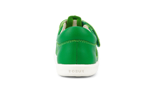 Sandalia deportiva I Walk Zap II BOBUX para niño en color esmeralda, con diseño barefoot y cierre ajustable.