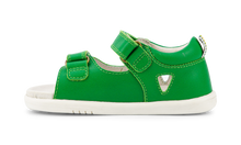 Sandalia barefoot I Walk Rise BOBUX España para niño en color esmeralda, con diseño cómodo y antideslizante.